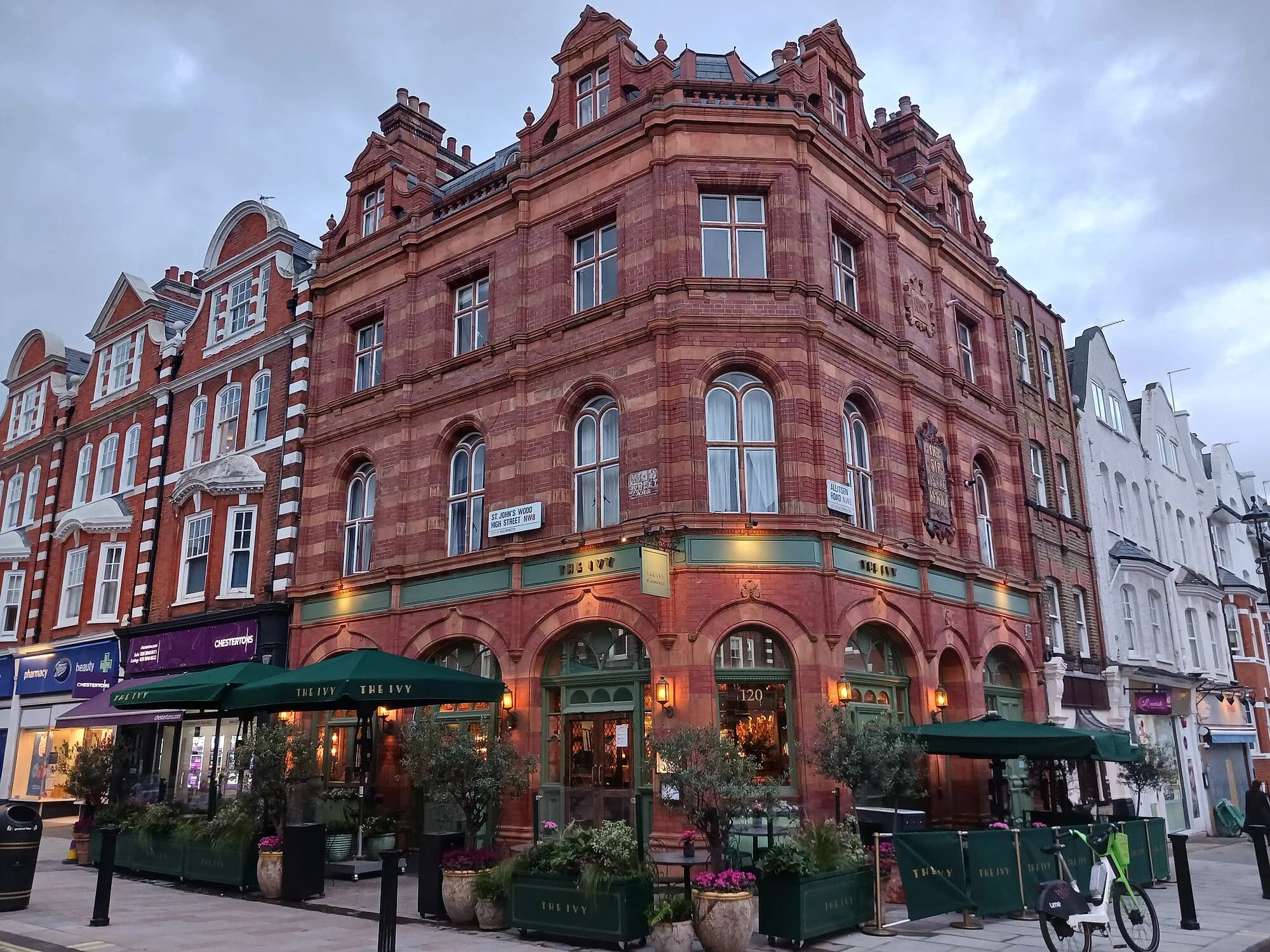 Vets in St Johns Wood
